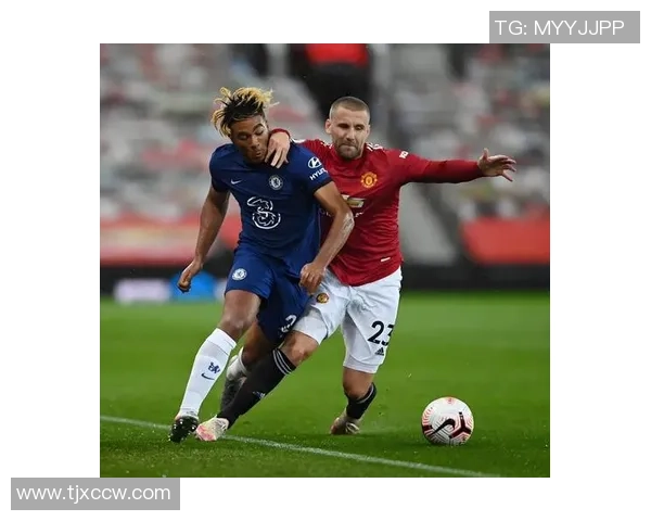 意甲激战曼联大胜里昂四球狂潮补时进球点燃全场激情